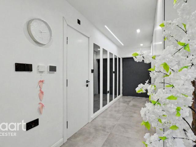 6 bedroom detached bungalow for sale