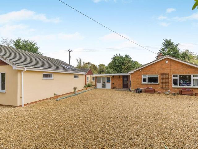 6 bedroom detached bungalow for sale