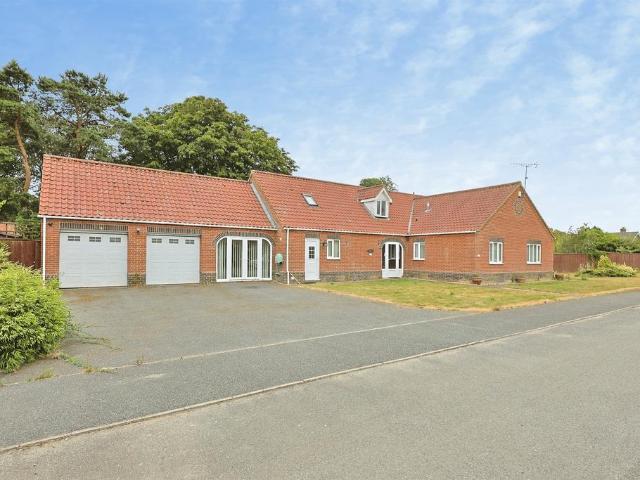 6 bedroom detached bungalow for sale