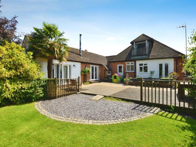 6 bedroom detached bungalow for sale