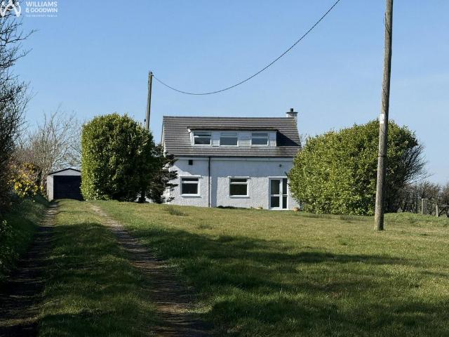 6 bedroom detached house for sale