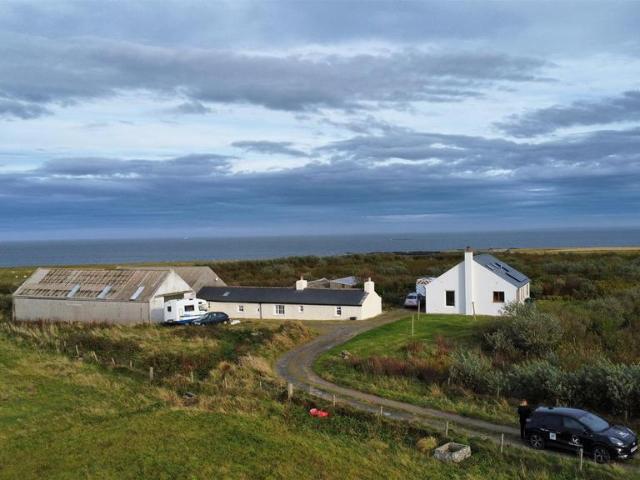 6 bedroom detached bungalow for sale