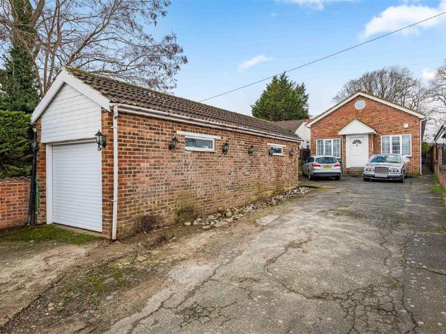 6 bedroom detached bungalow for sale