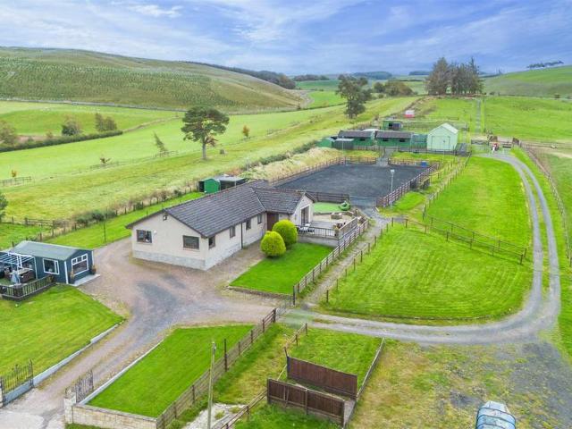 6 bedroom detached bungalow for sale