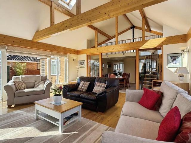 6 bedroom detached bungalow for sale