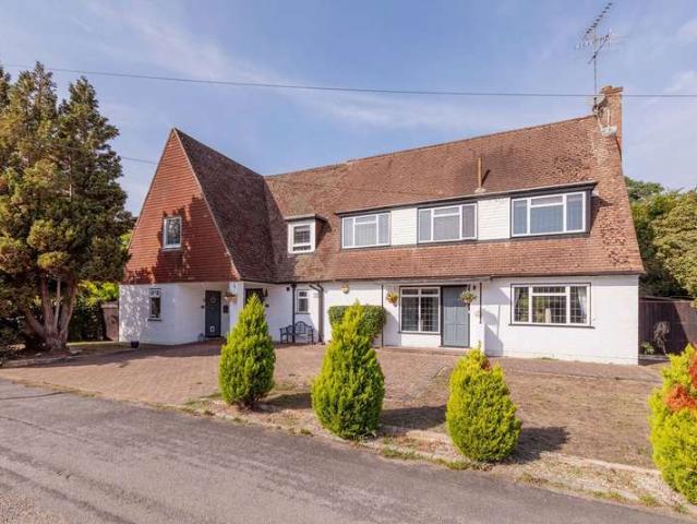 6 Bedroom Detached House