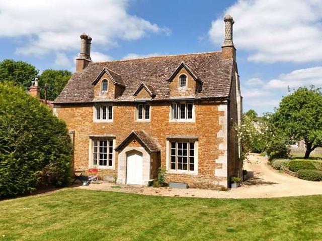 6 Bedroom Detached House