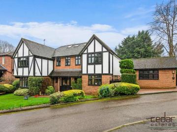 6 Bedroom Detached House
