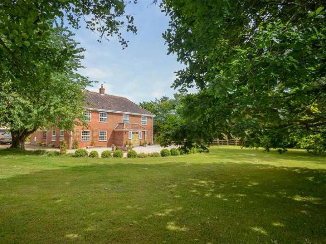 6 Bedroom Detached House