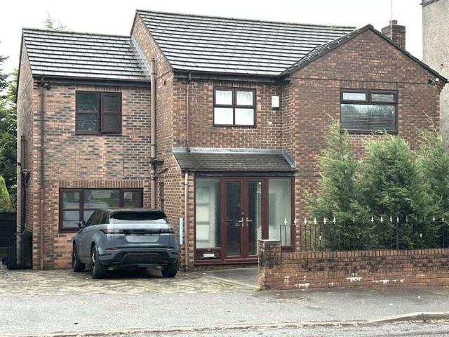 6 Bedroom Detached House