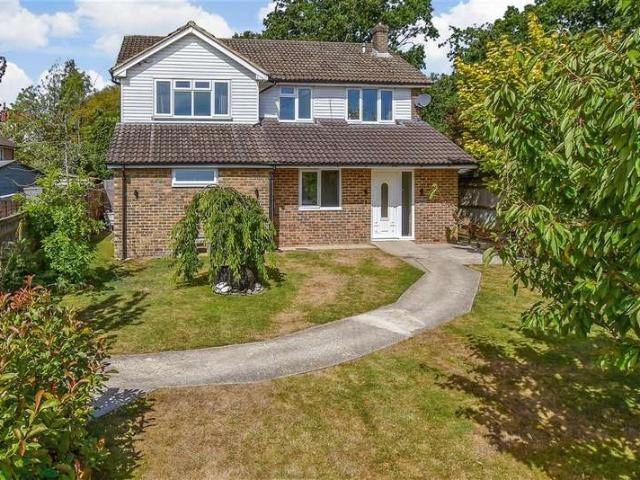 6 Bedroom Detached House