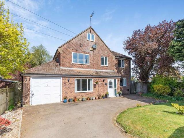 6 Bedroom Detached House