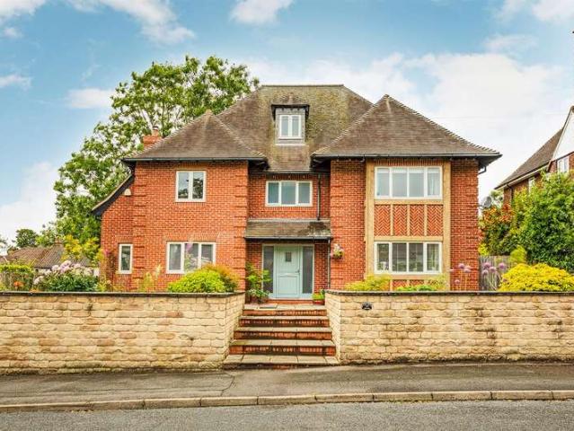 6 Bedroom Detached House