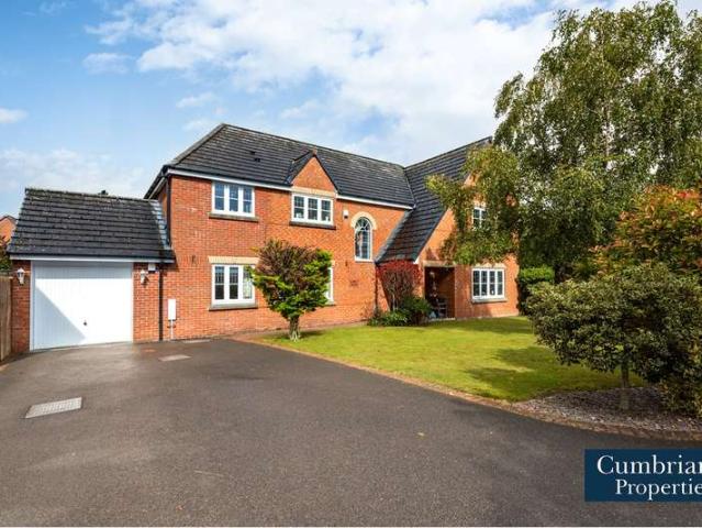 6 Bedroom Detached House
