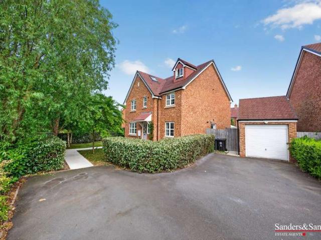 6 Bedroom Detached House