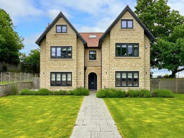 6 Bedroom Detached House