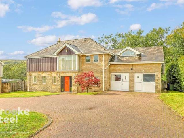 6 Bedroom Detached House