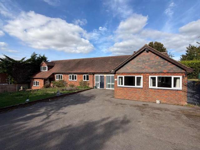 6 Bedroom Detached House