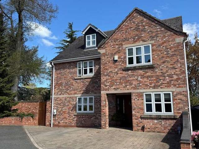 6 Bedroom Detached House