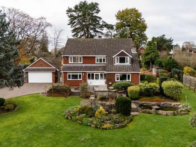 6 Bedroom Detached House