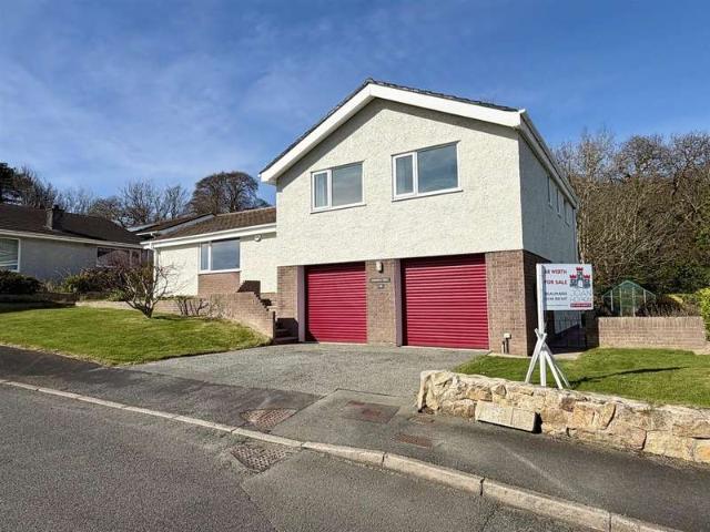 6 Bedroom Detached House