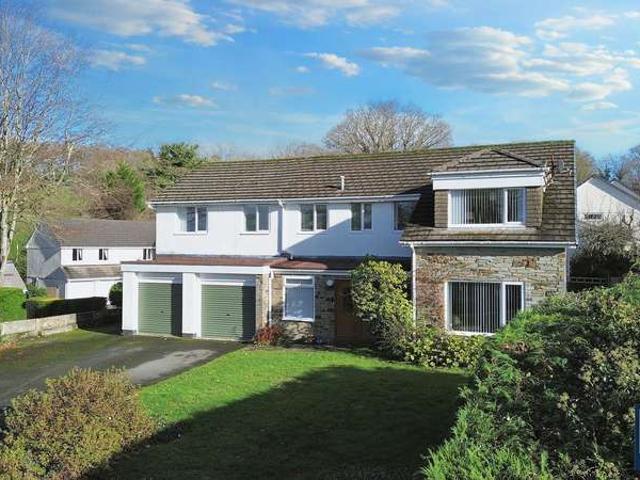 6 Bedroom Detached House