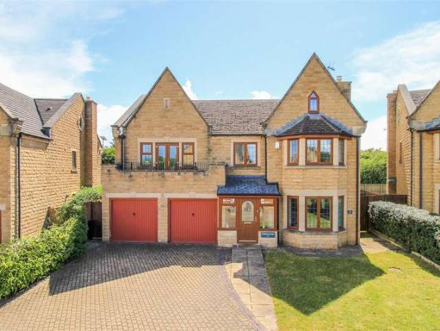 6 Bedroom Detached House