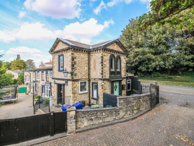 6 Bedroom Detached House