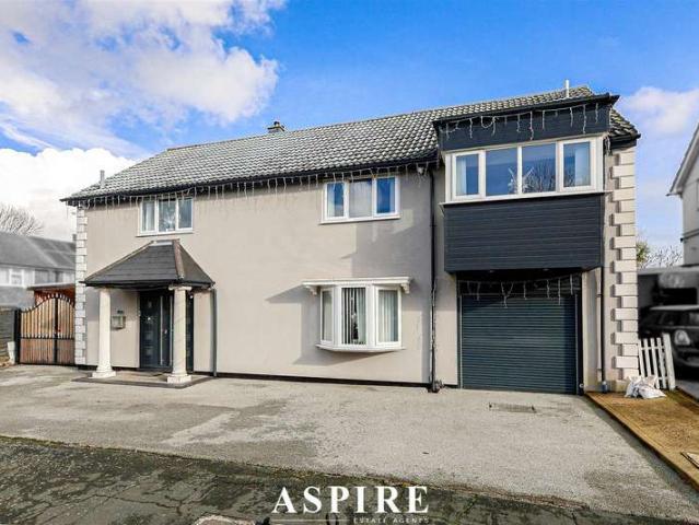 6 Bedroom Detached House