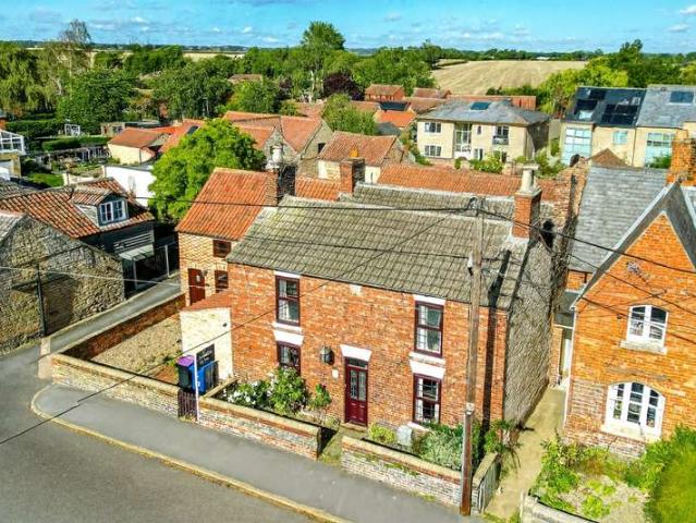 6 Bedroom Detached House