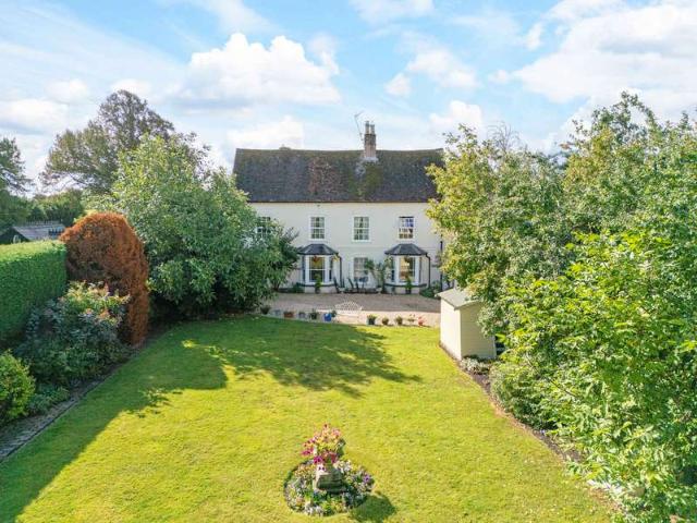 6 Bedroom Detached House