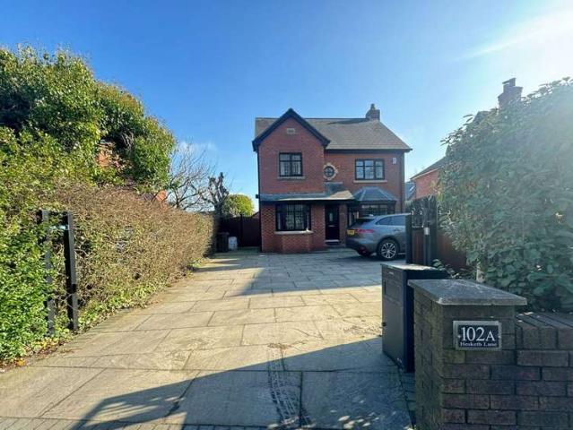 6 Bedroom Detached House