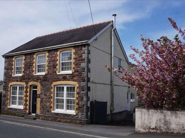5 Bedroom Detached House