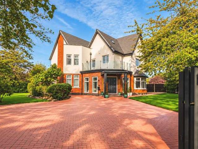 6 Bedroom Detached House