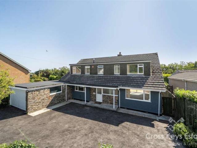 6 Bedroom Detached House