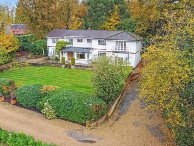 6 bedroom detached house for rent in Longcross Road, Longcross.