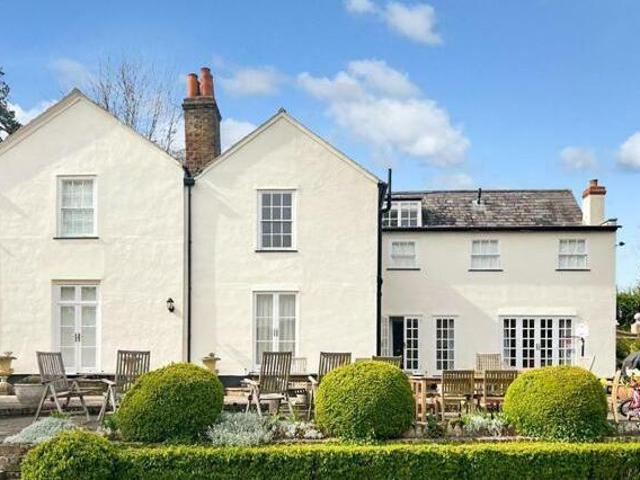 6 Bedroom Detached House For Rent In Ware
