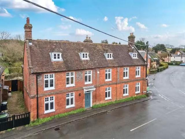 6 bedroom detached house for rent in The Square, Cranborne, Wi.