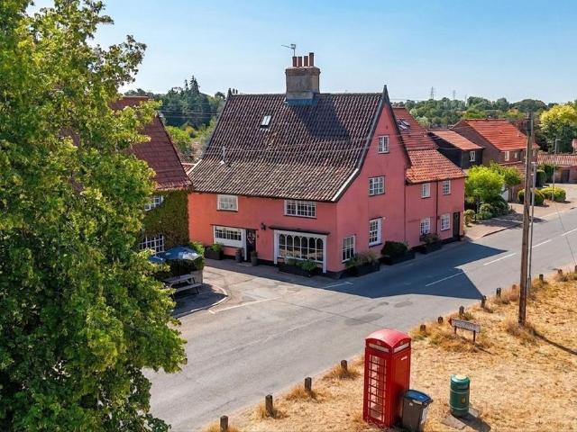 6 bedroom detached house for sale