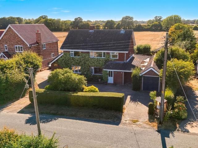 6 bedroom detached house for sale
