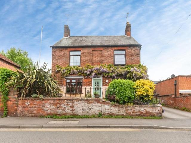 6 bedroom detached house for sale