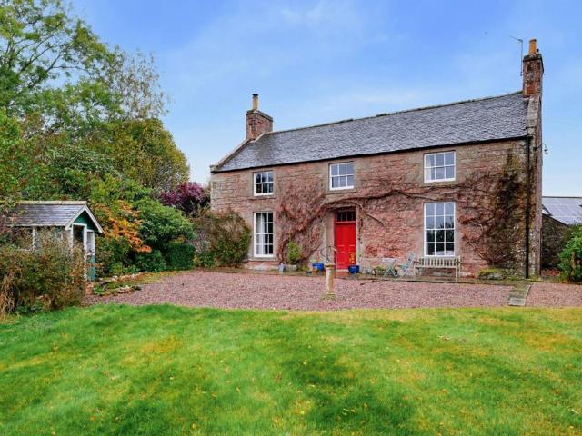6 bedroom detached house for sale