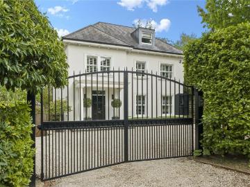 6 bedroom detached house for sale