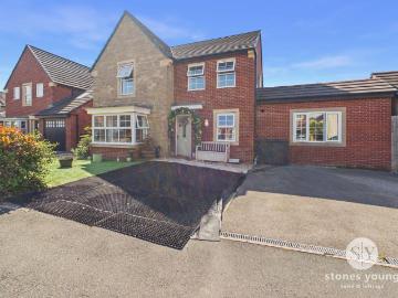 6 bedroom detached house for sale