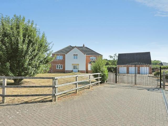 6 bedroom detached house for sale