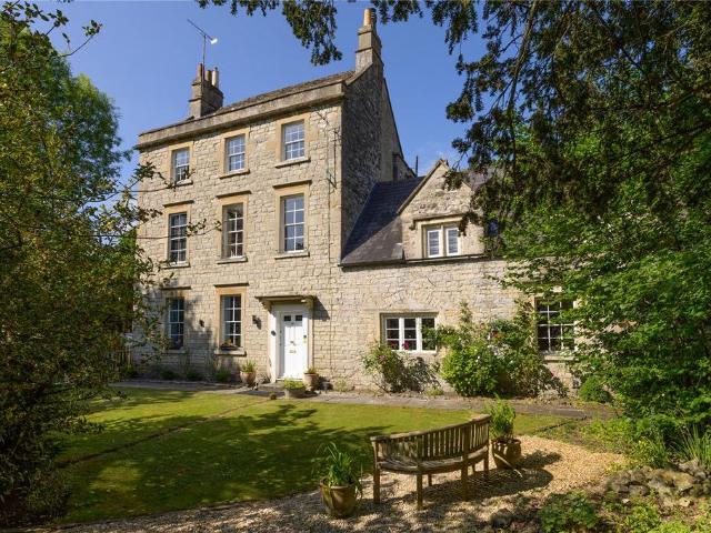 6 bedroom detached house for sale