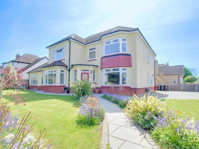 6 bedroom detached house for sale