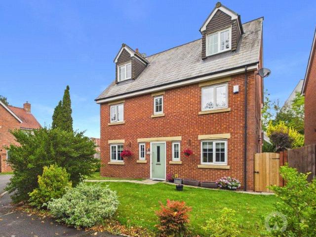 6 bedroom detached house for sale