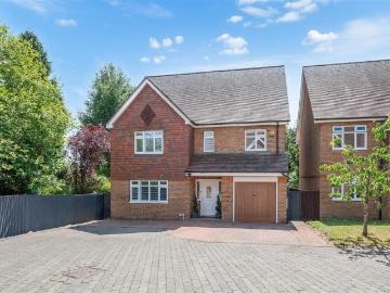 6 bedroom detached house for sale