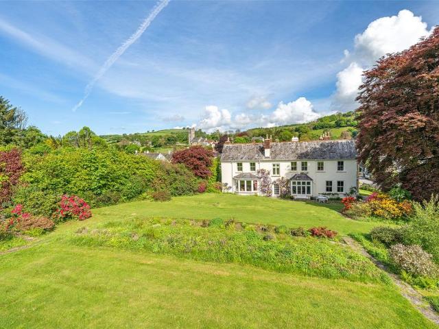 6 bedroom detached house for sale
